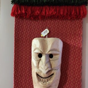 Máscara em  madeira castanheiro