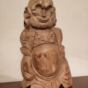 Buda em madeira de castanheiro