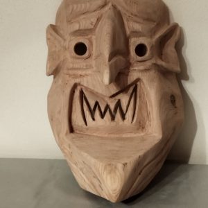Mascara da madeira de castanheiro (castanea sativa)