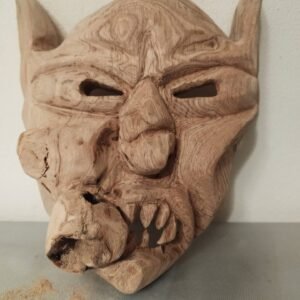 Peça em madeira de castanheiro